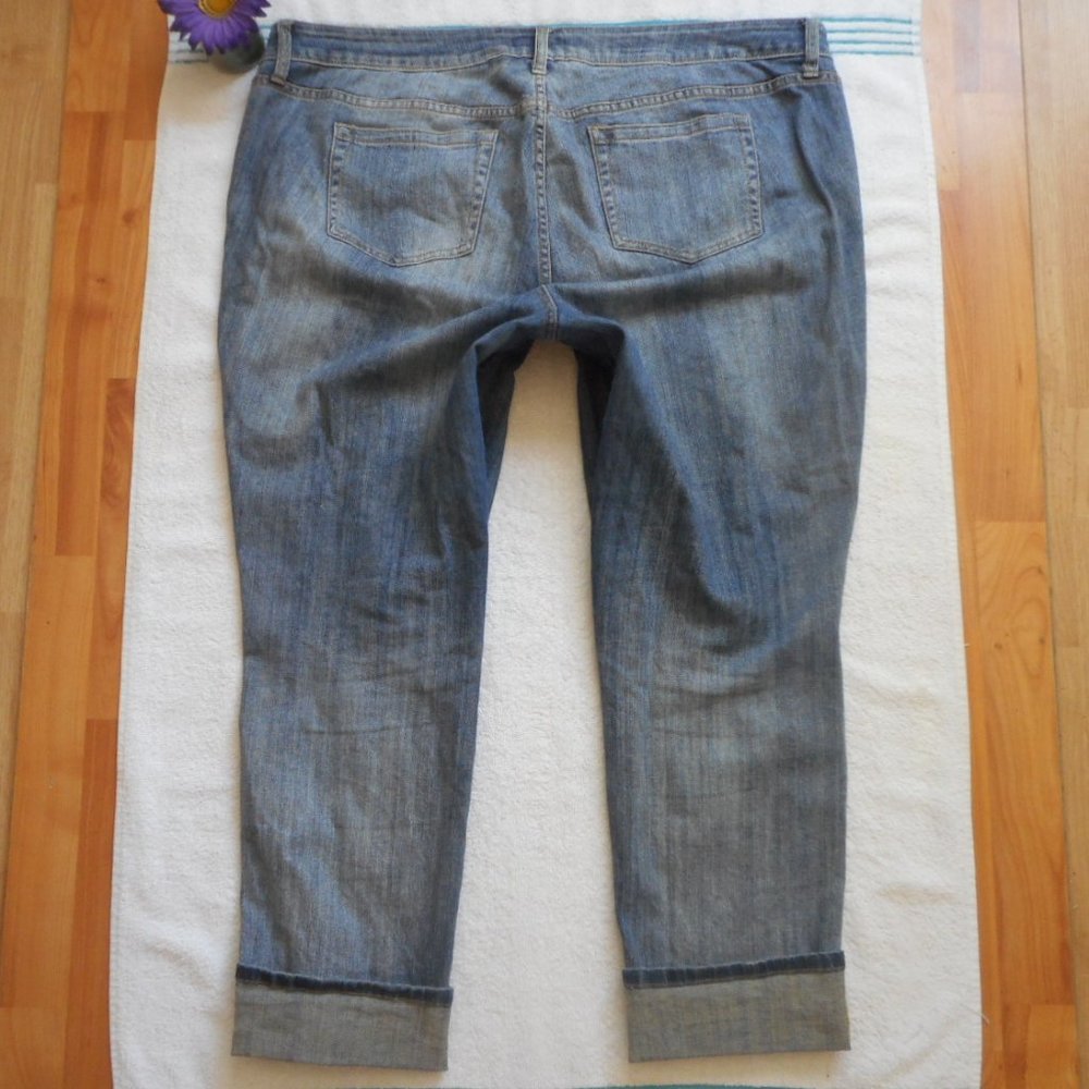 🌸SOLD🌸 TORRID JEANS Distressed Boyfriend Denim Size 20 - Picture 6 of 10